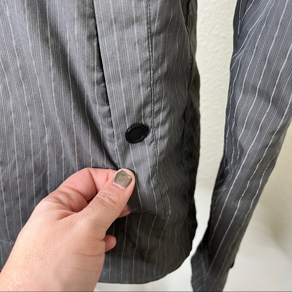 Lululemon grey striped jacket - Picture 4 of 11